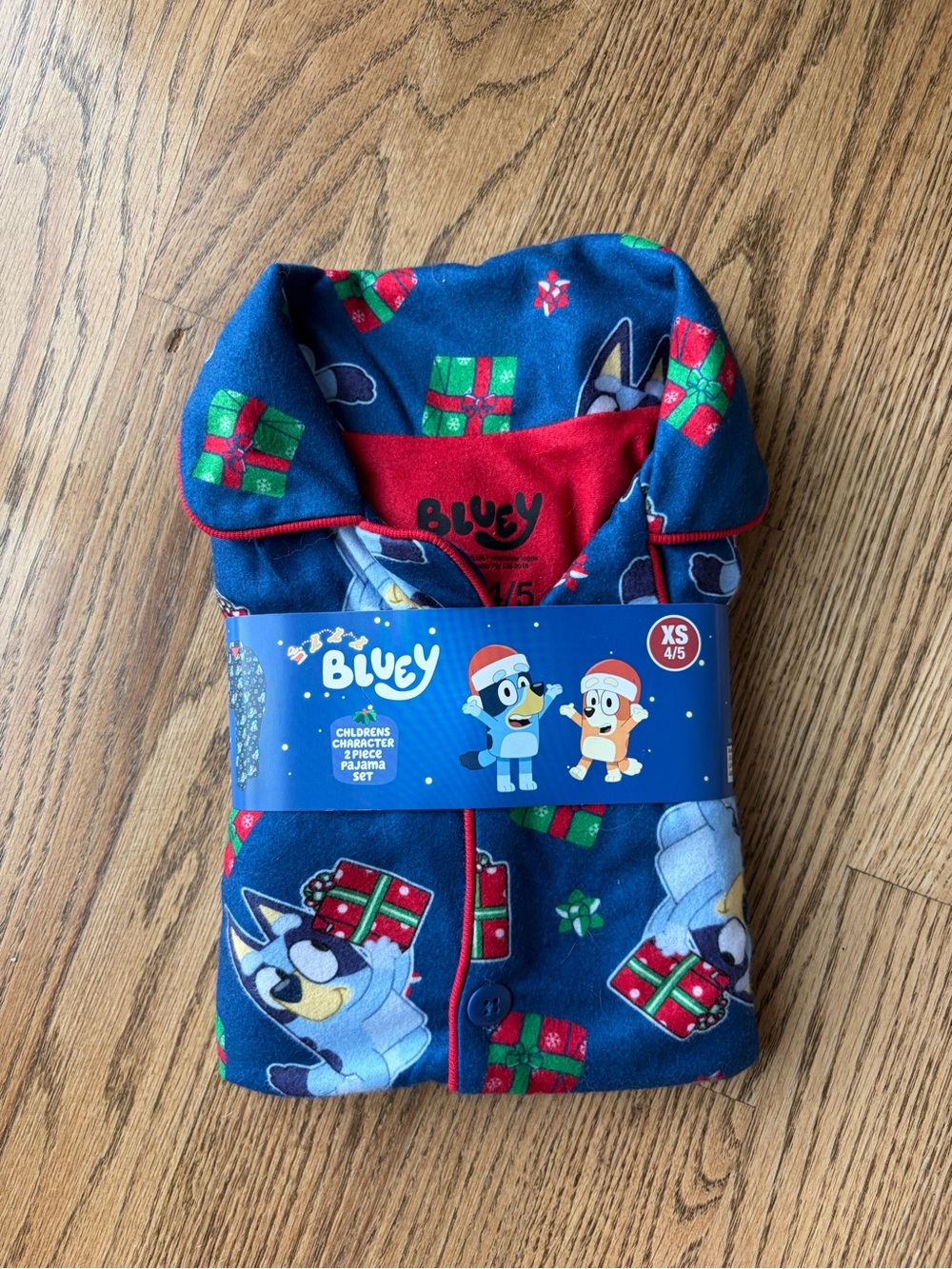 Source Unknown Blue "Bluey" Kids Pajama Set with Holiday Present Print